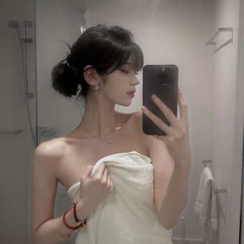 샤워 후 그녀