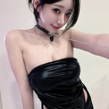 목줄 채운 그녀